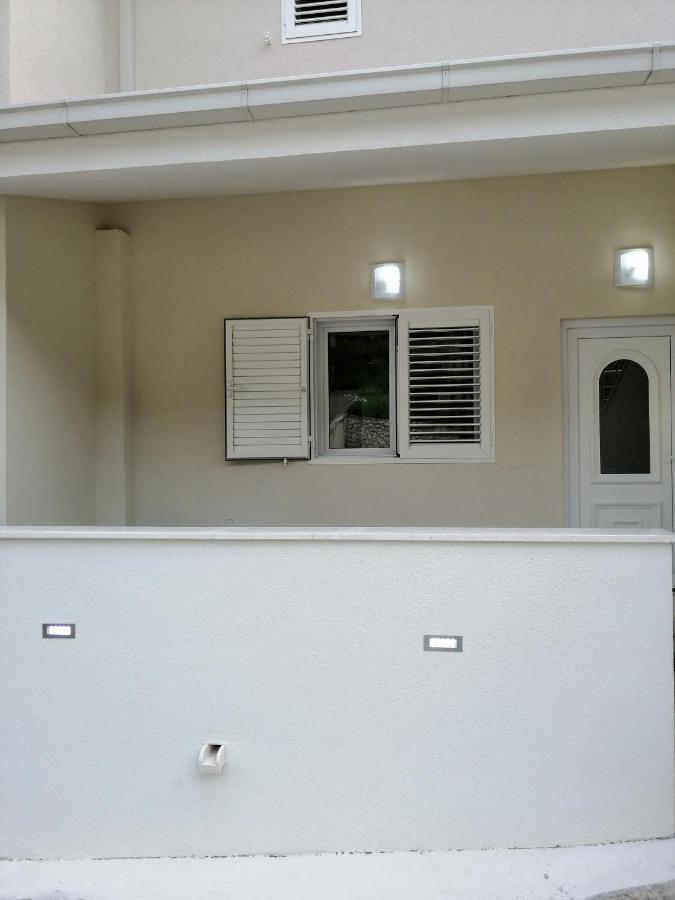 Apartment Lijana Sea View Tucepi Exterior photo